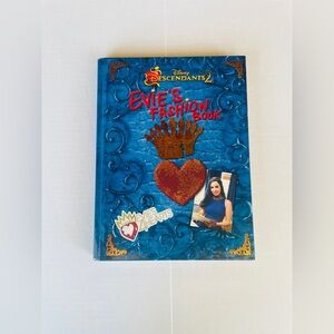 Disney Descendants 2 Evie’s Fashion Style Book by Disney Storybook Art Team
